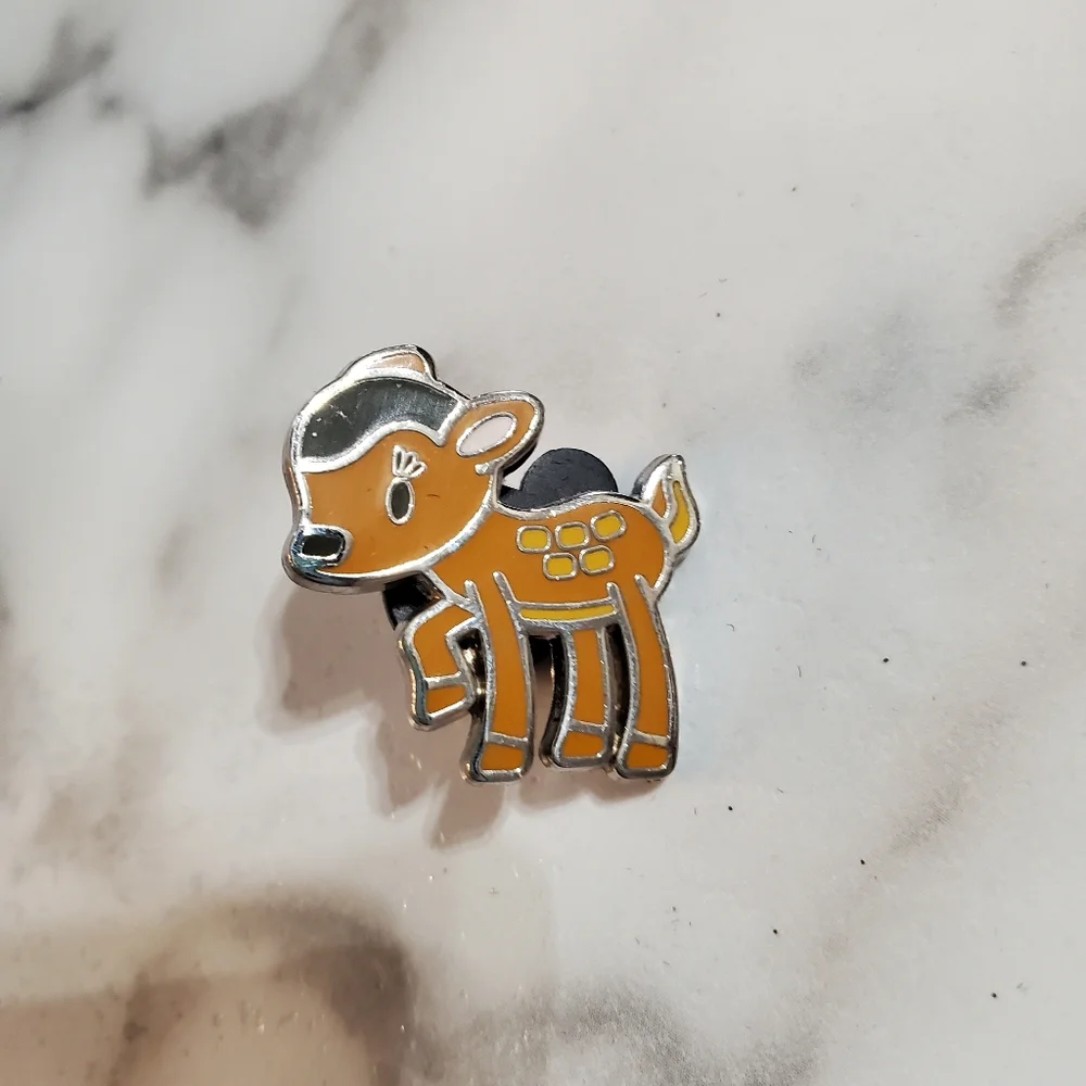 Lot of 4 Disney Pins Minnie Mouse, Daisy Duck, Marie & Bambi